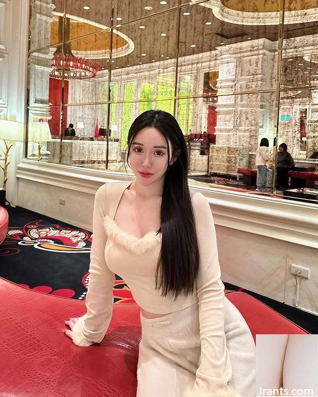 Vú đầy đủ và chắc chắn, tỷ lệ cơ thể “Miqi” tốt đến mức họ không giống người thật (10p) - Ảnh 2