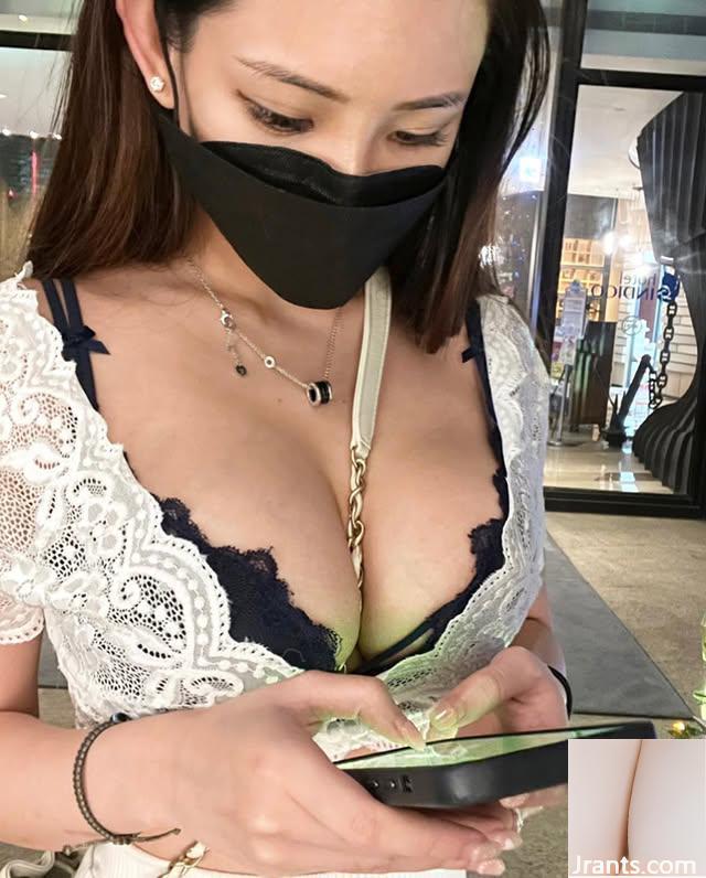 Domineering! “Bobo” hàng đầu với bộ ngực lớn (10p)