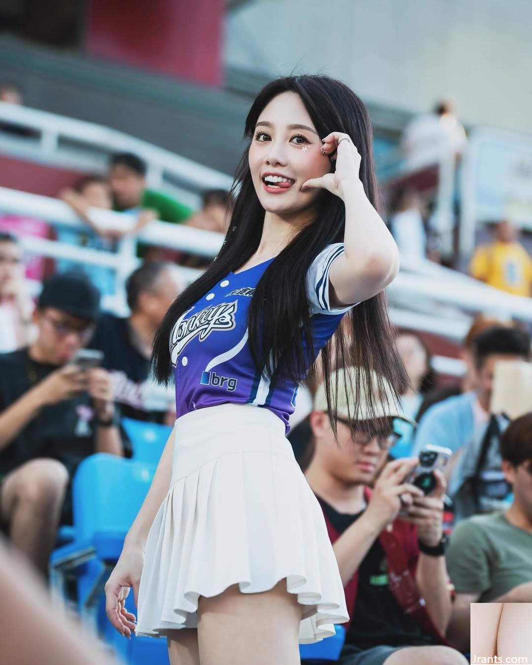 Gương mặt xinh đẹp của “Tanya Ruotong” trong gương rất gợi cảm và đầy yêu thương (10P) - Ảnh 10