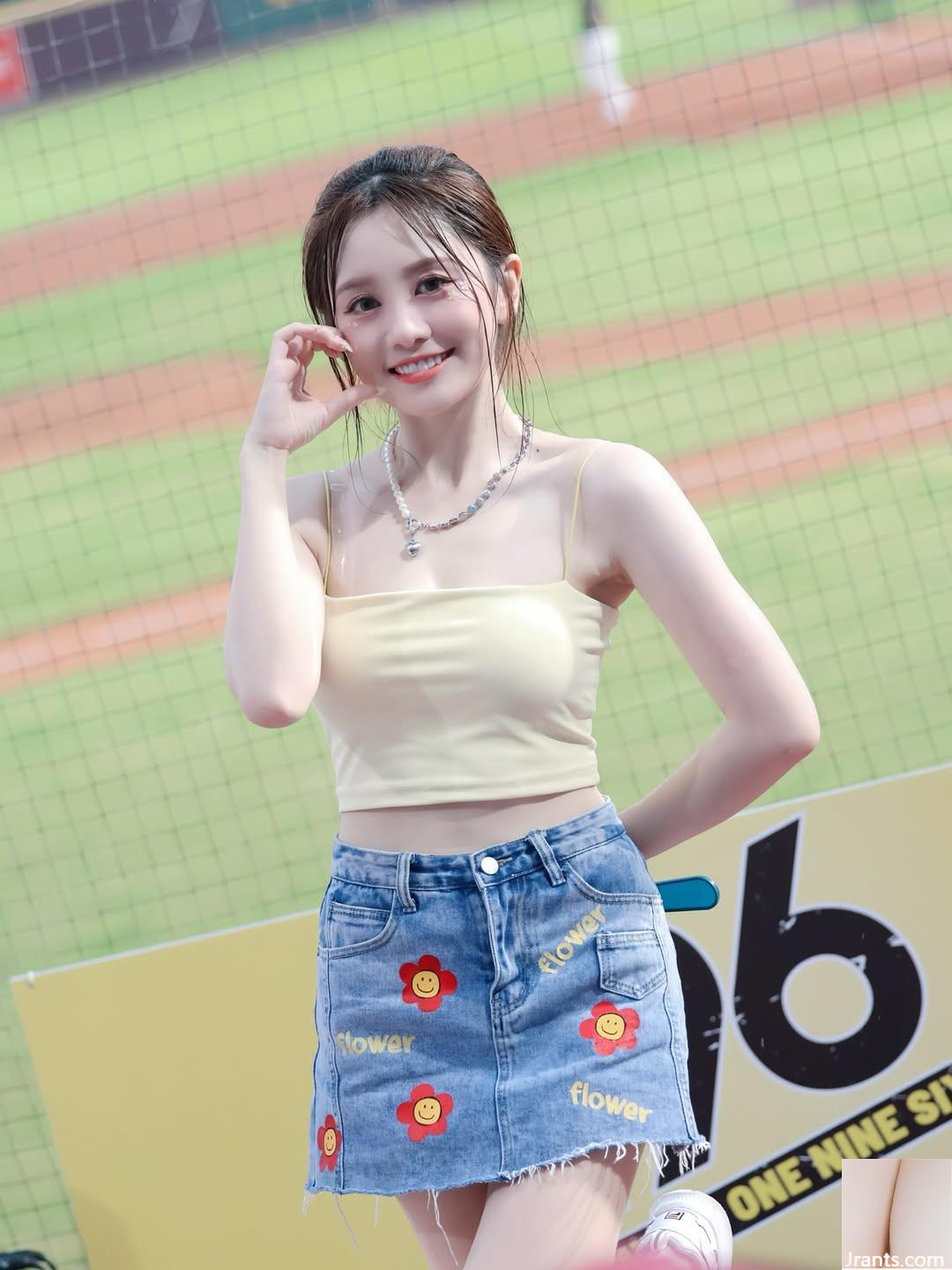 Gương mặt xinh đẹp của “Tanya Ruotong” trong gương rất gợi cảm và đầy yêu thương (10P) - Ảnh 3