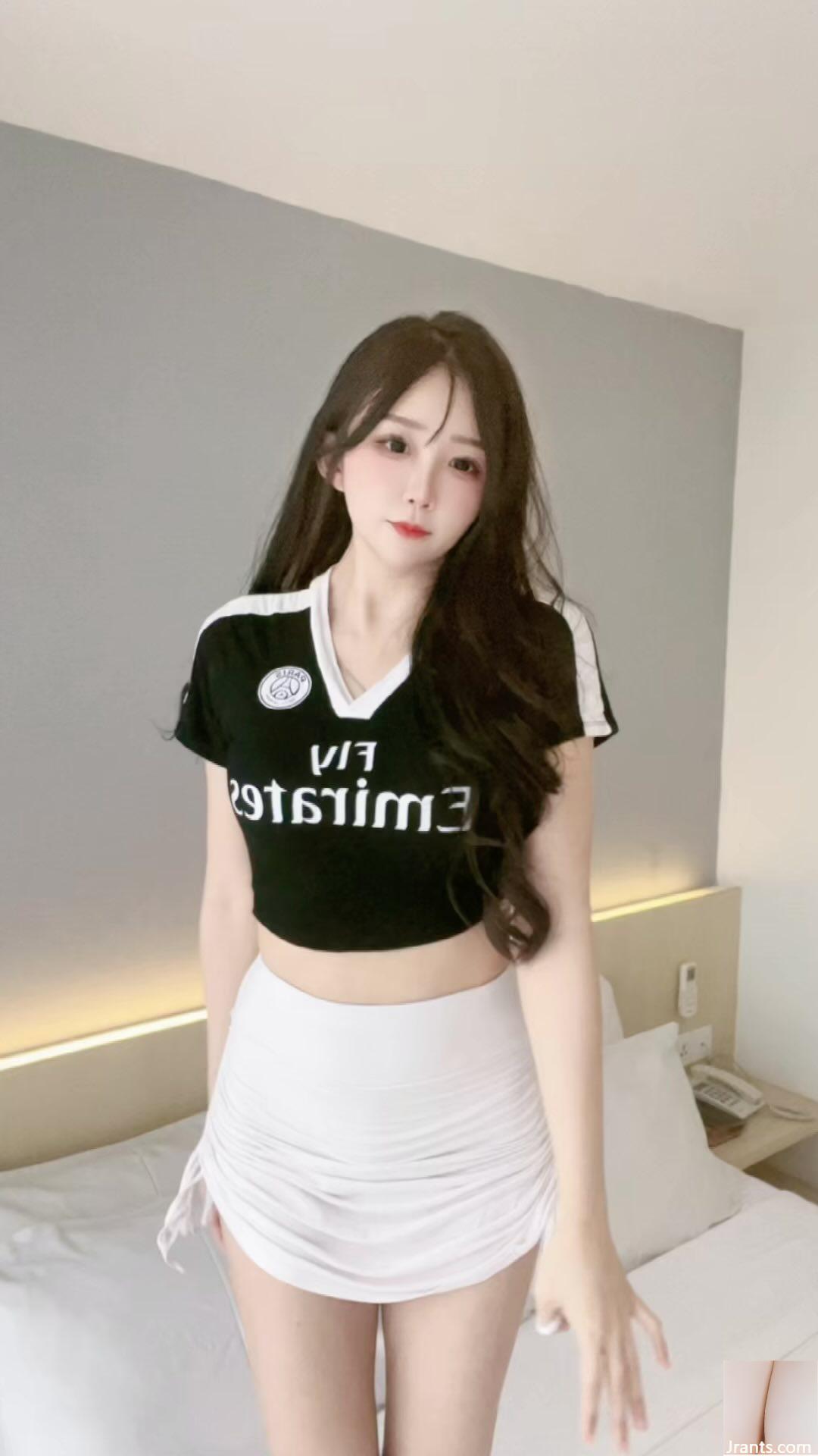 Cô gái ngực lớn “biuier” có thể ngọt ngào và quyến rũ và quyến rũ (24p) - Ảnh 14