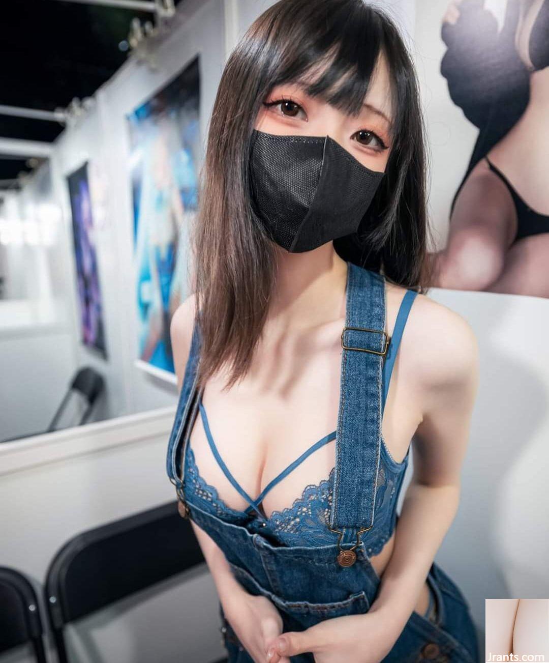 Sự cám dỗ của sự cám dỗ của bộ ngực nhỏ nhất là “li zi” (18p)