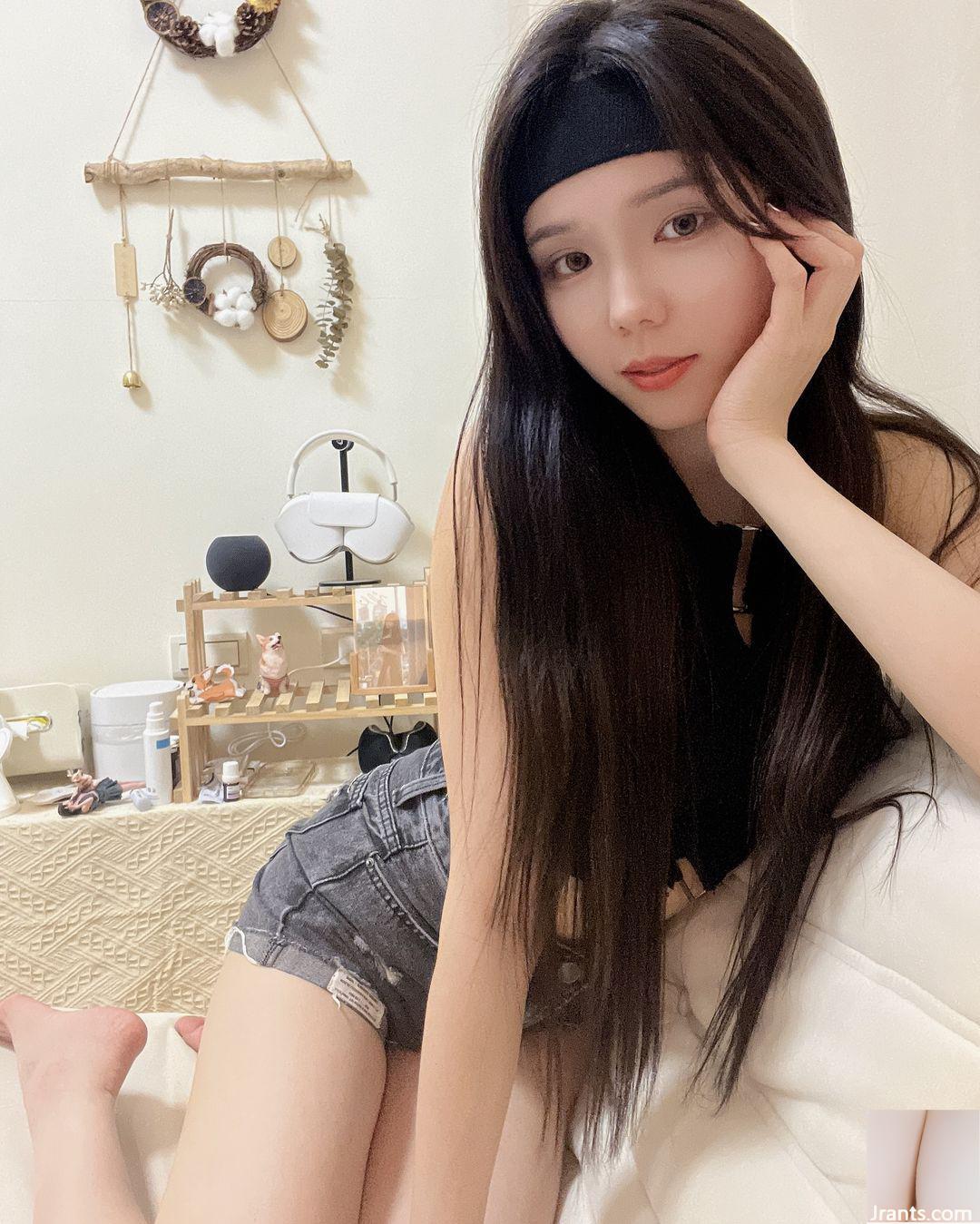 “Zoe_flesh” ngực tròn và cám dỗ (18p) - Ảnh 5