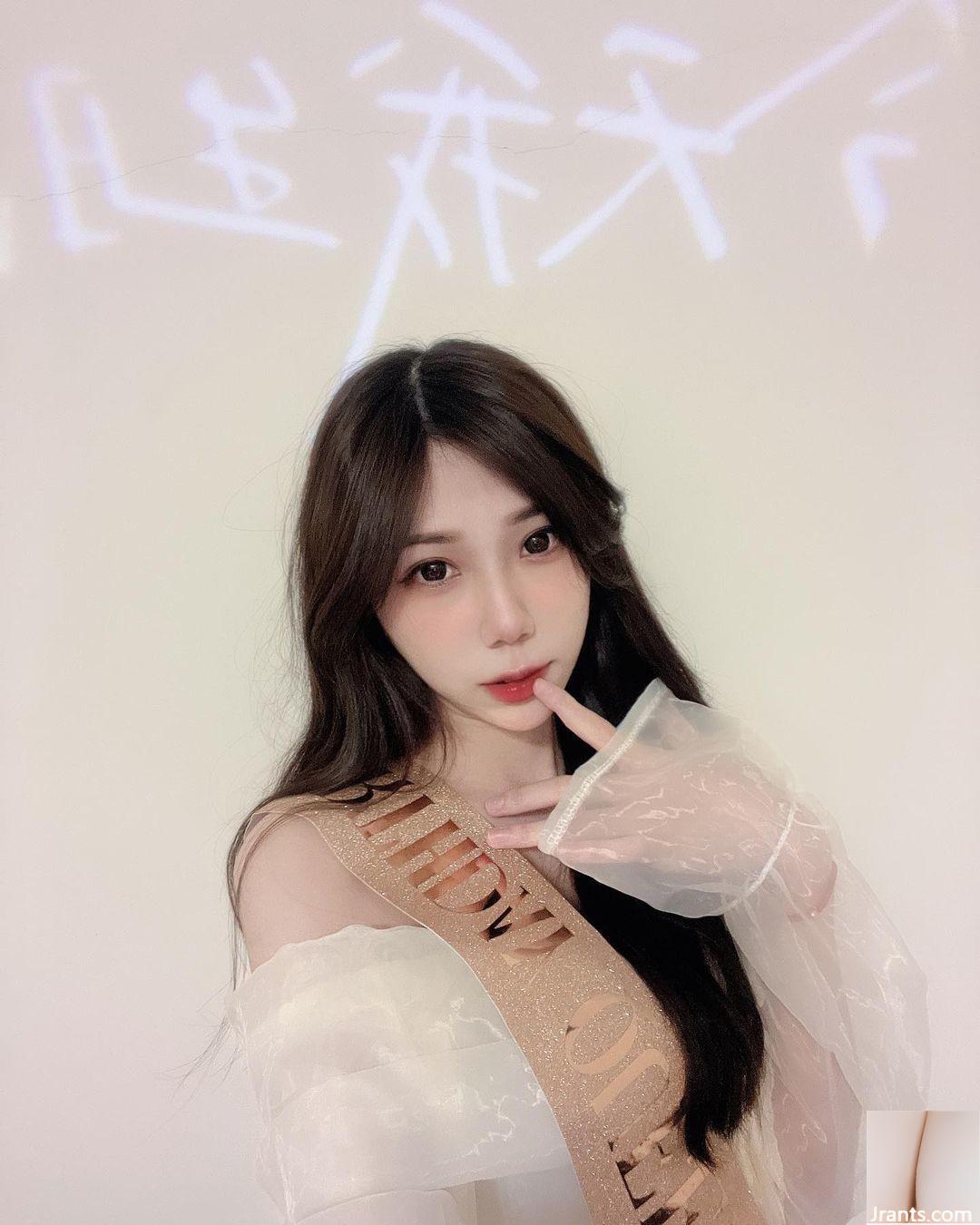 Cô gái bên cạnh “Chị Lin” đã bùng nổ trong cám dỗ (26p) - Ảnh 13