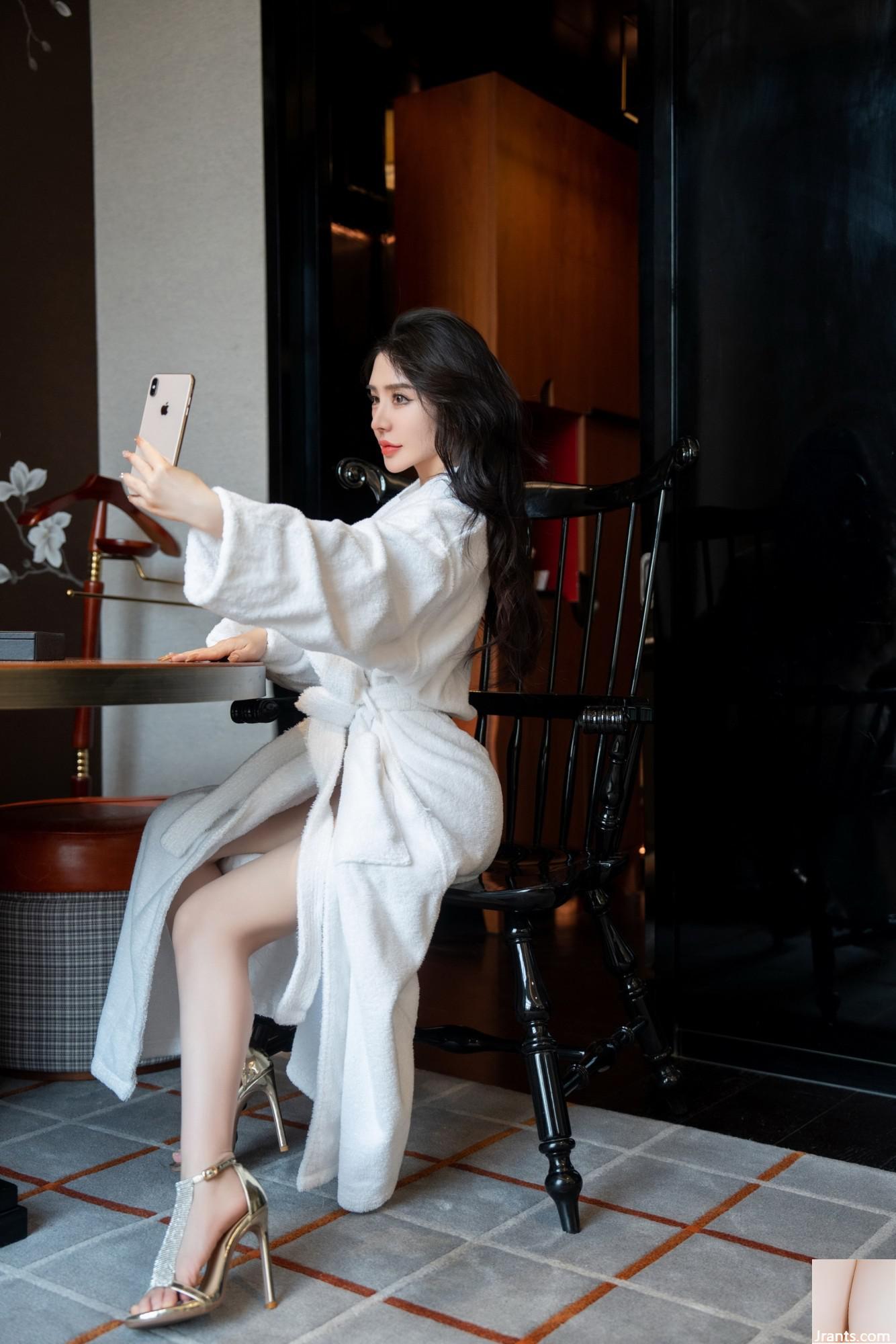 Pan Jiaojiao của bom hạt nhân vú khổng lồ (63p)