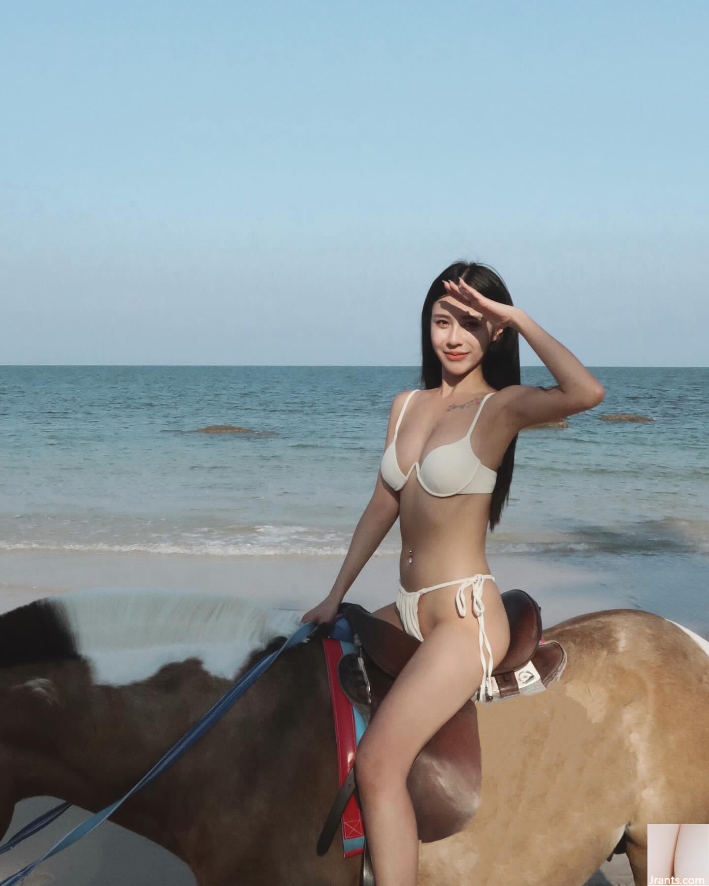 Nụ cười ngọt ngào, thân hình nóng bỏng “ - Ảnh 10