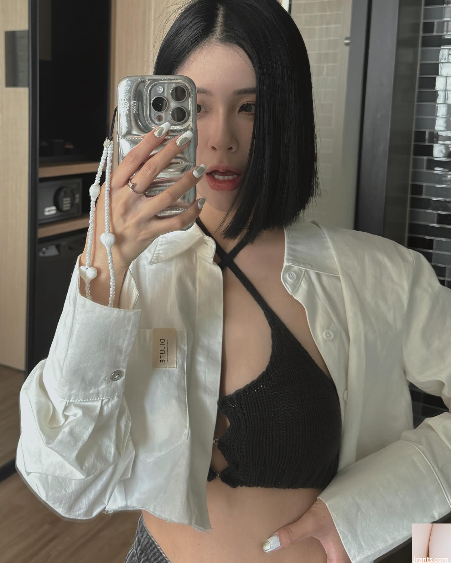 Nụ cười ngọt ngào, thân hình nóng bỏng “ - Ảnh 11