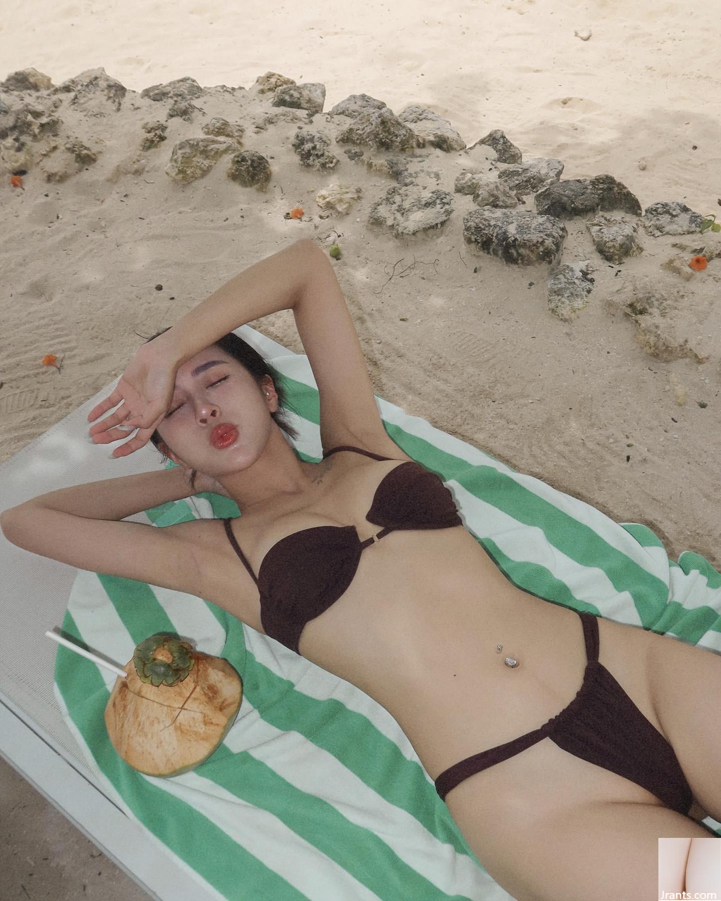 Nụ cười ngọt ngào, thân hình nóng bỏng “ - Ảnh 14