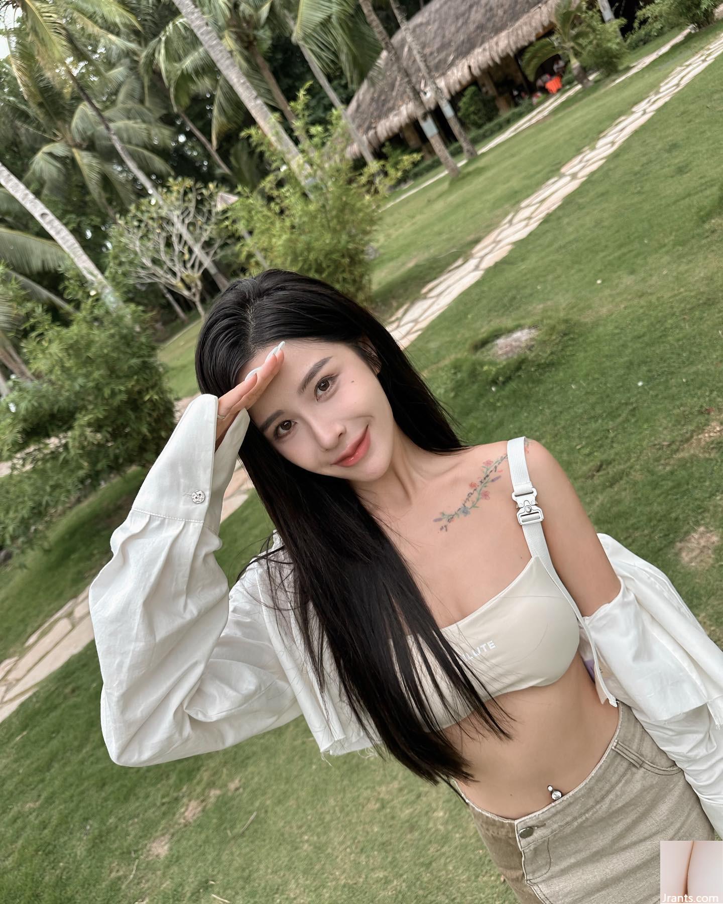 Nụ cười ngọt ngào, thân hình nóng bỏng “ - Ảnh 15