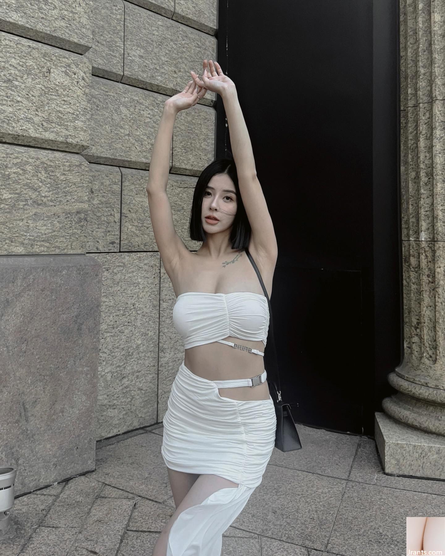 Nụ cười ngọt ngào, thân hình nóng bỏng “ - Ảnh 5