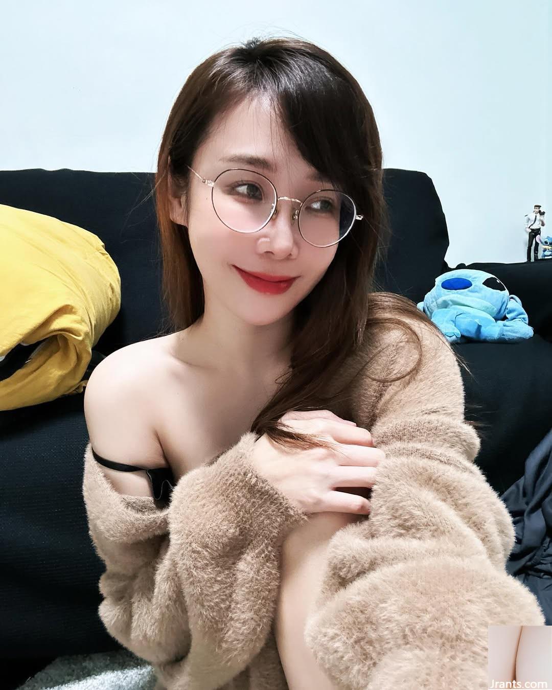 “National Little Re Jie Lin” cho thấy bộ ngực và khuôn mặt mềm mại và dịu dàng của cô ấy cũng rất xuất sắc (27p) - Ảnh 9