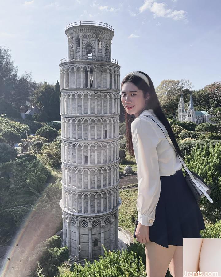 Mặt trước và mặt sau quá hấp dẫn. - Ảnh 11