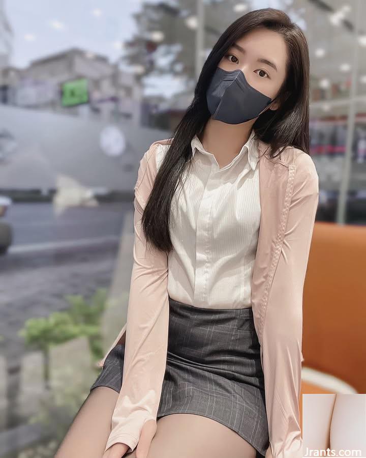 Mặt trước và mặt sau quá hấp dẫn. - Ảnh 14