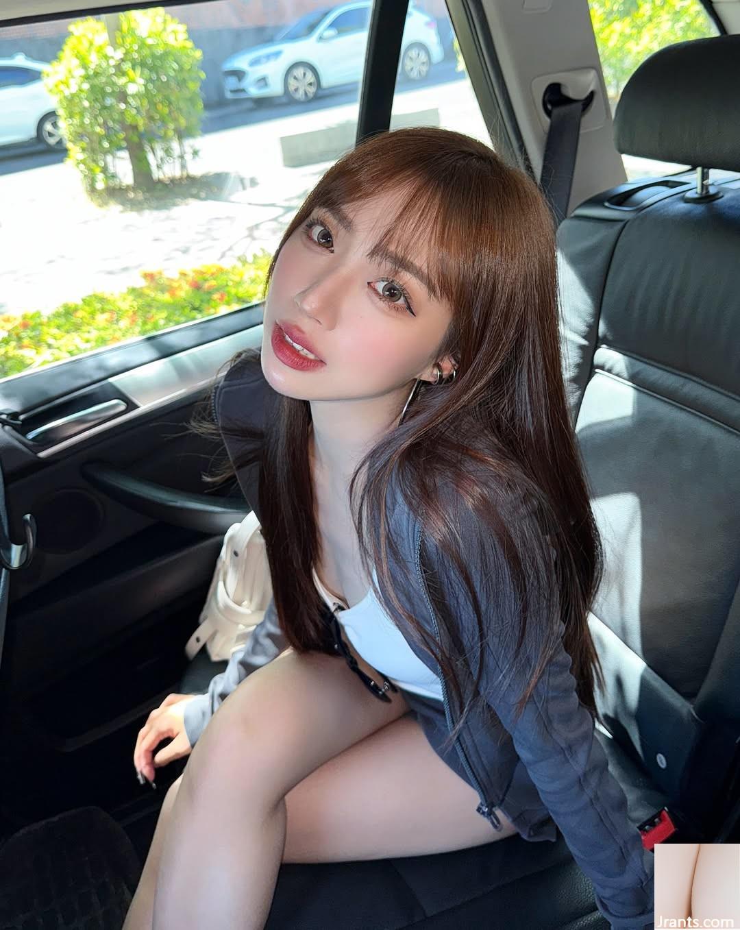 Ngoại hình quyến rũ và thân hình nóng bỏng của “Vivian” quá bắt mắt (10P)