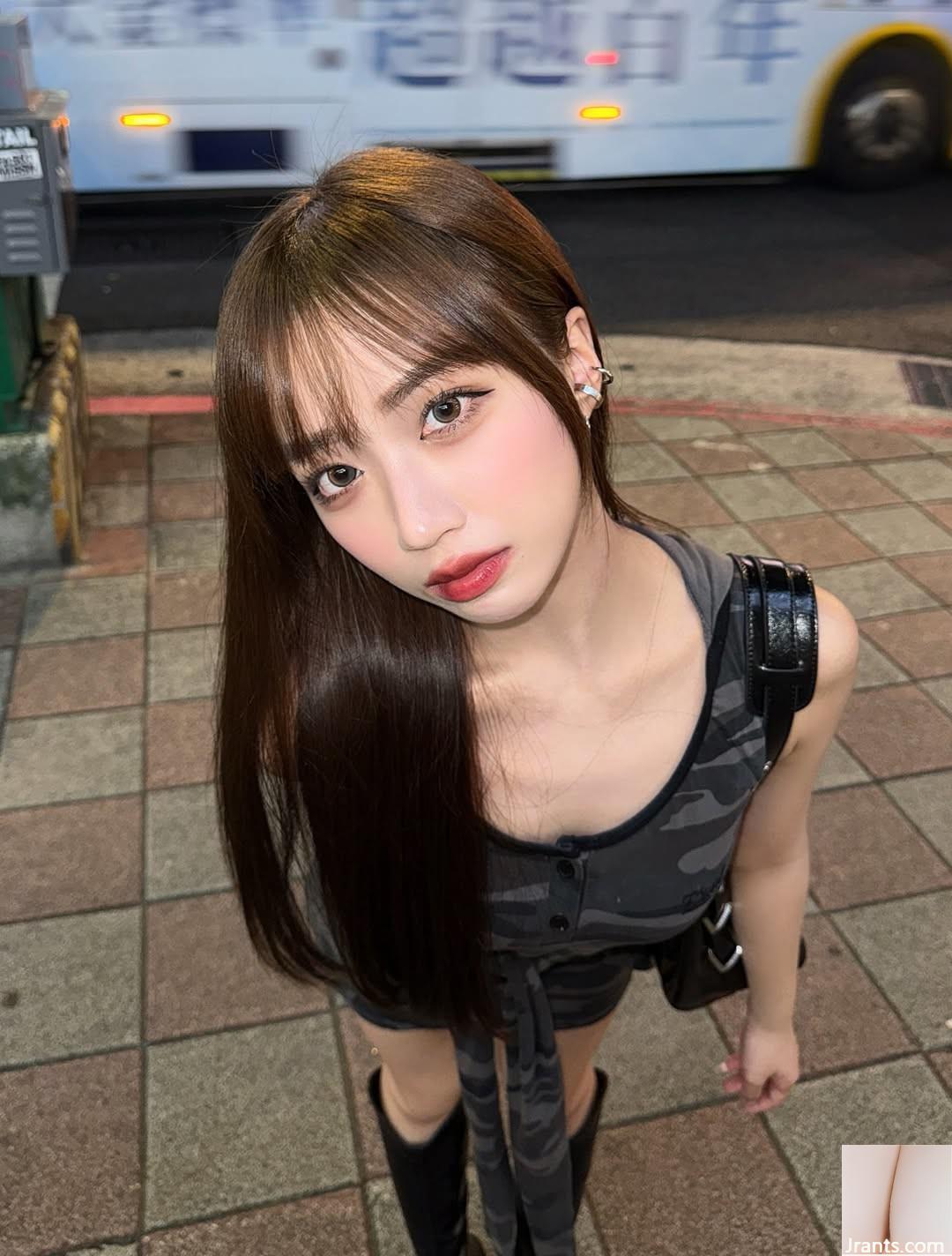 Ngoại hình quyến rũ và thân hình nóng bỏng của “Vivian” quá bắt mắt (10P) - Ảnh 4