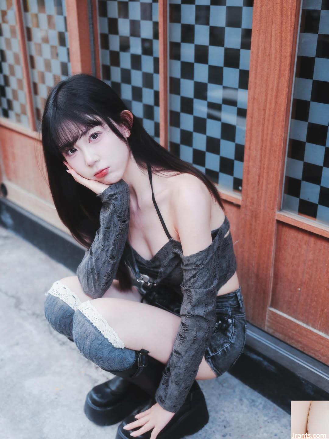 “Bánh mì nướng” Hình ảnh cơ thể trắng nõn và dịu dàng rất bắt mắt và toát lên sự cám dỗ mạnh mẽ (10P) - Ảnh 4