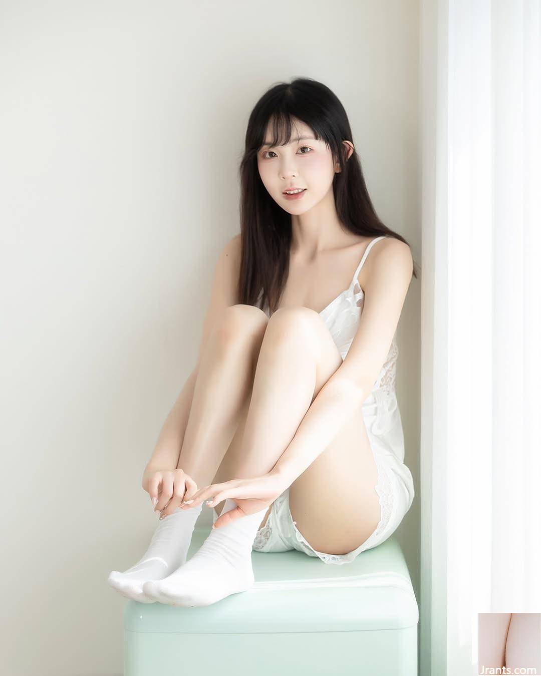 “Bánh mì nướng” Hình ảnh cơ thể trắng nõn và dịu dàng rất bắt mắt và toát lên sự cám dỗ mạnh mẽ (10P) - Ảnh 6