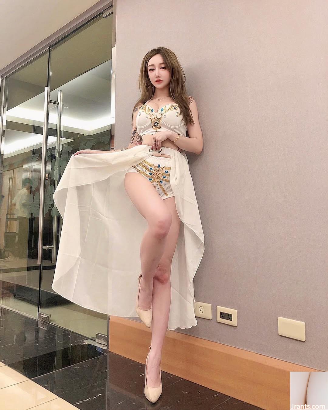 “Ye Zhifeng” Đường cong nóng bị ẩn sâu và bị mê hoặc bởi bị mê hoặc (23p) - Ảnh 19