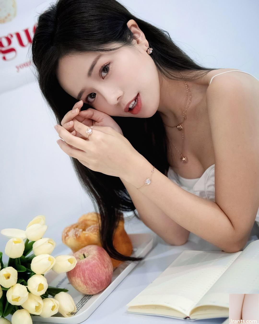 Vòng eo thon và ngực lớn “Jiang Mi Hami Chiang” Khuôn mặt đẹp và dễ thương (24p) - Ảnh 19