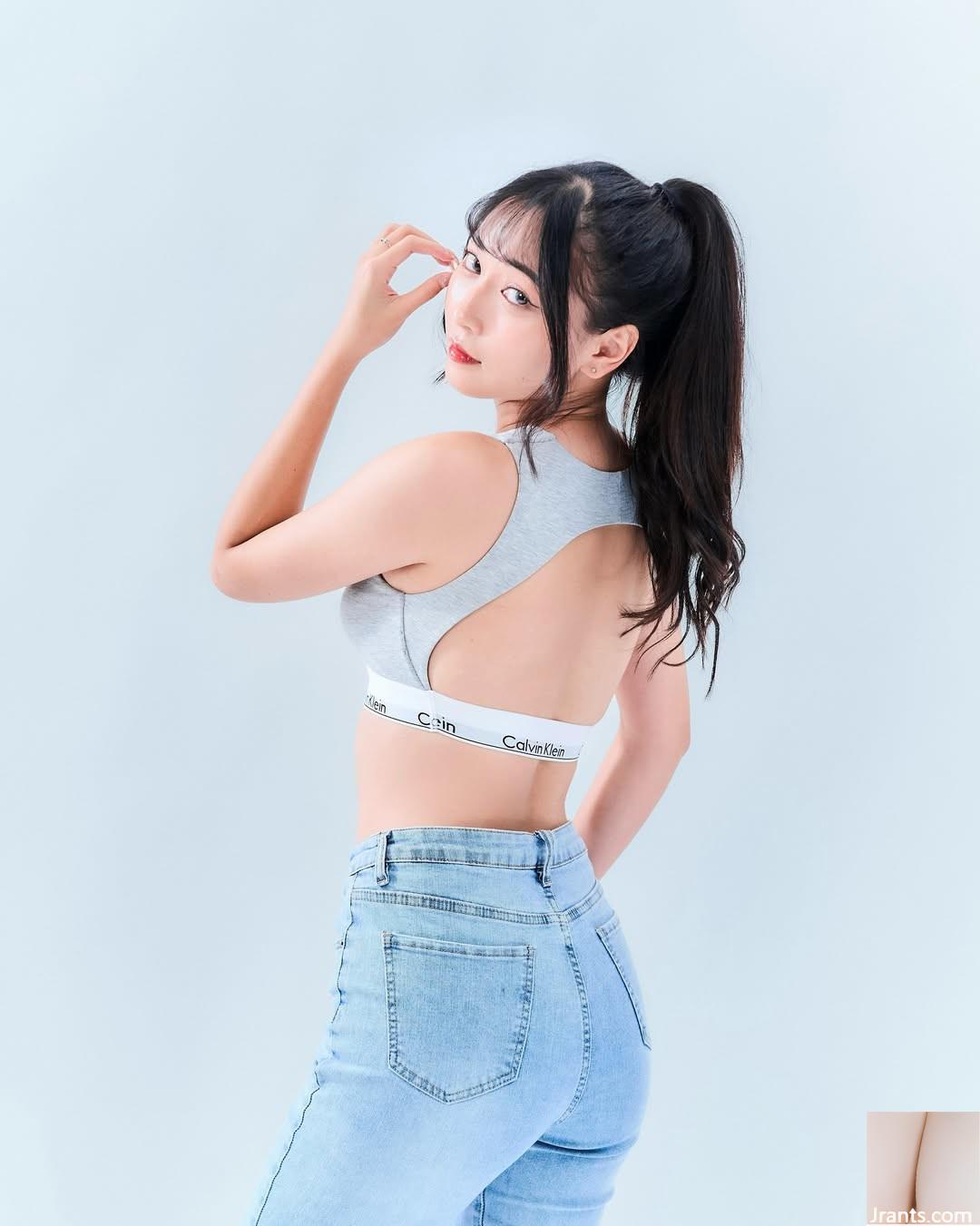 “Eleven” ăn mặc gợi cảm và quyến rũ! Không thể giữ được chút nào (10P) - Ảnh 5