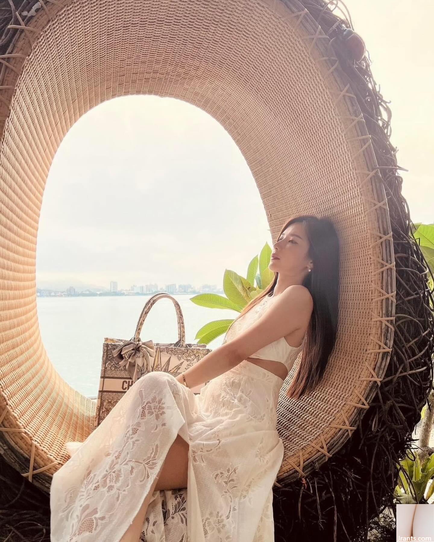 Sự cám dỗ của làn da trắng tuyết “Yan_lee” ở chu vi trên (13p) - Ảnh 4