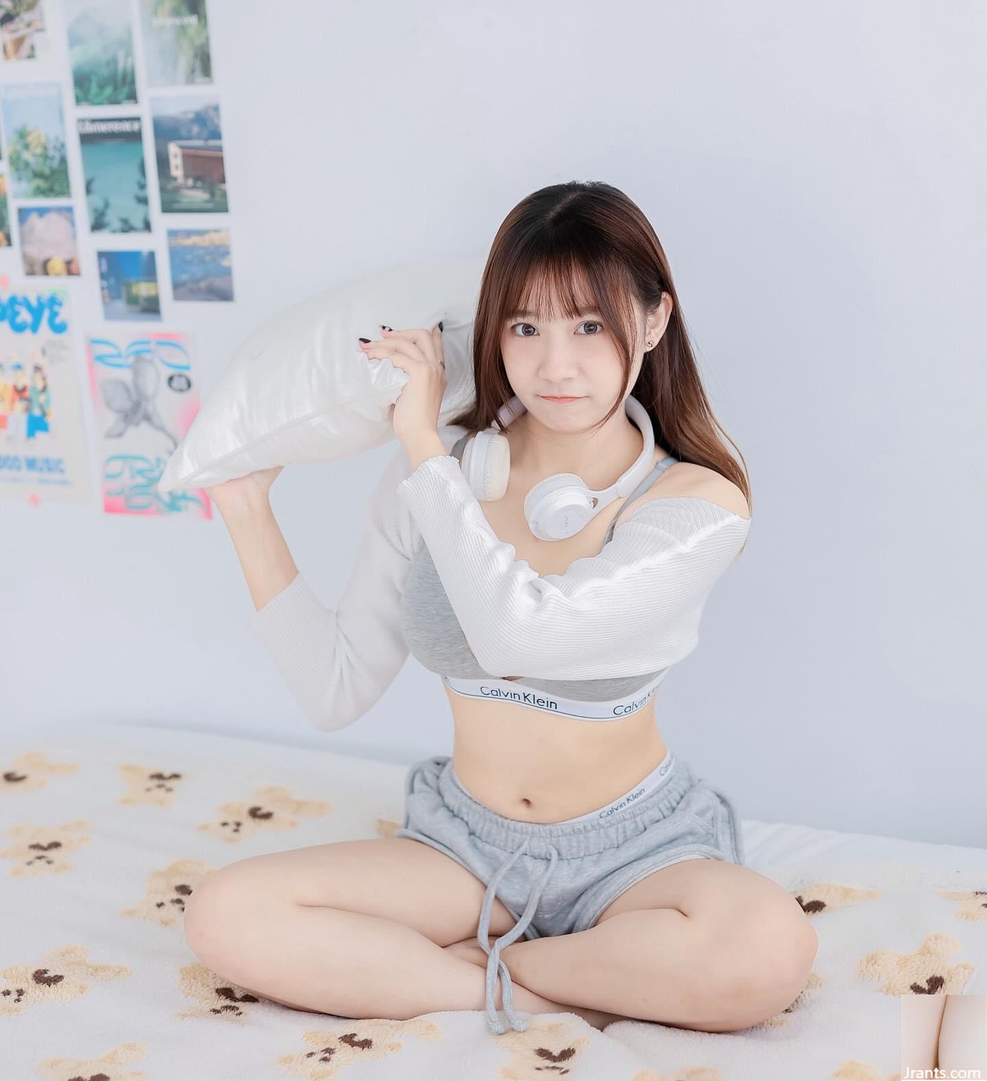 Nữ thần chân dài “Baoni” thắt chặt thắt lưng của cô ấy và quá sexy (17p) - Ảnh 6