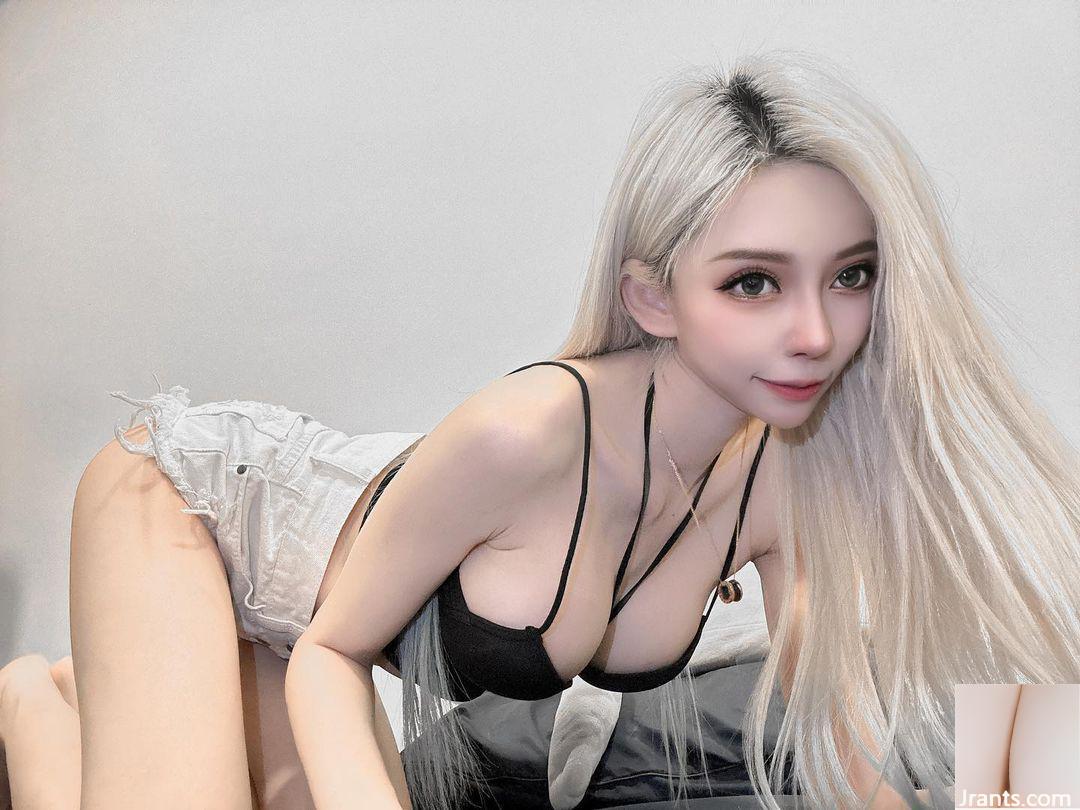 Cô gái xinh đẹp và gợi cảm từ Malaysia đến với Mikoeuvy (9p)