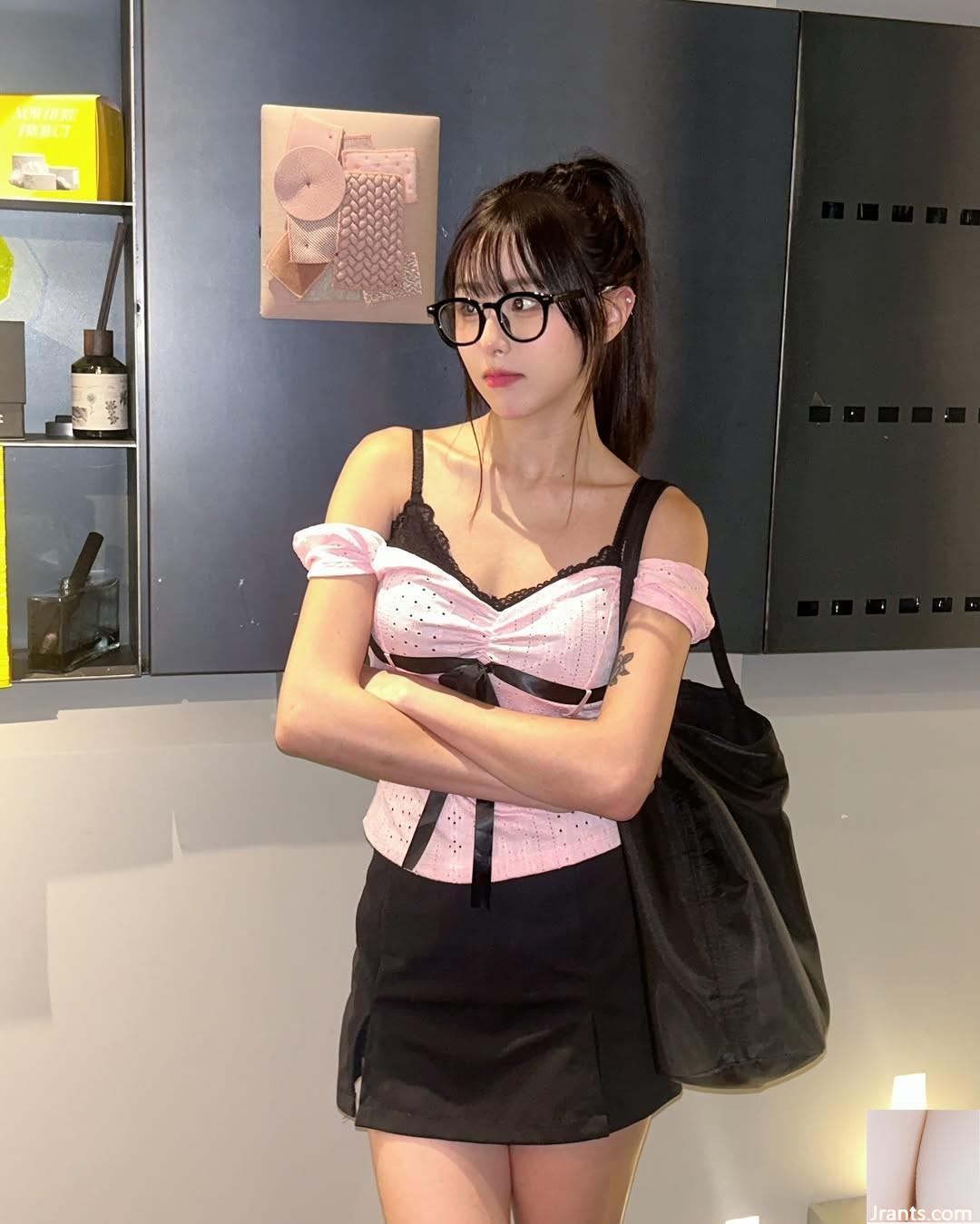 Sự quyến rũ tột độ của thân hình gợi cảm của “Chen Yuting” được bộc lộ trọn vẹn (10P) - Ảnh 8