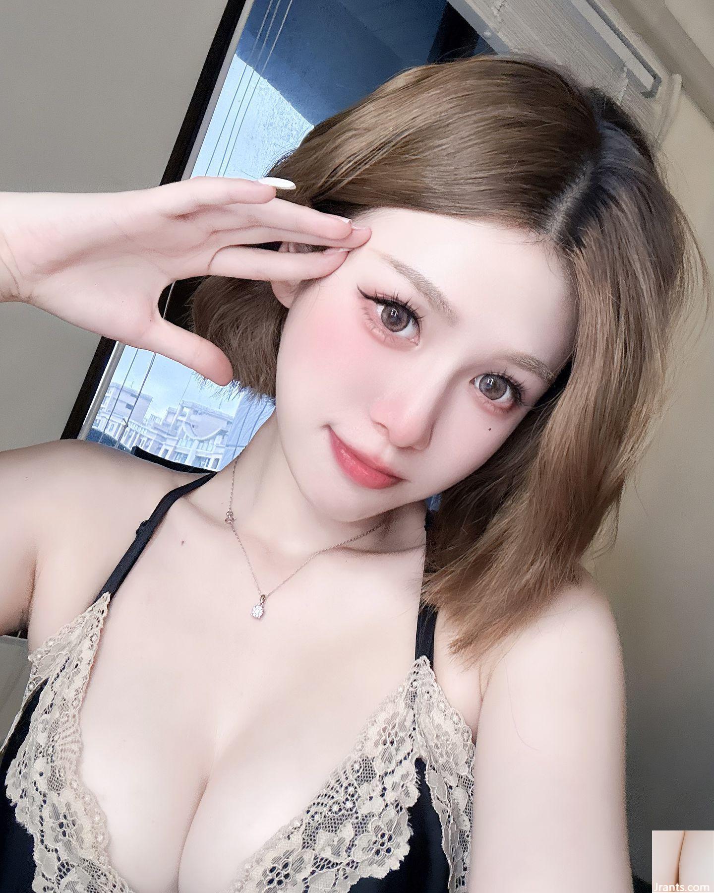 Cơ thể nóng bỏng “Vivi” là siêu bắt mắt và bộ ngực lớn không thể chịu đựng được (20p) - Ảnh 15