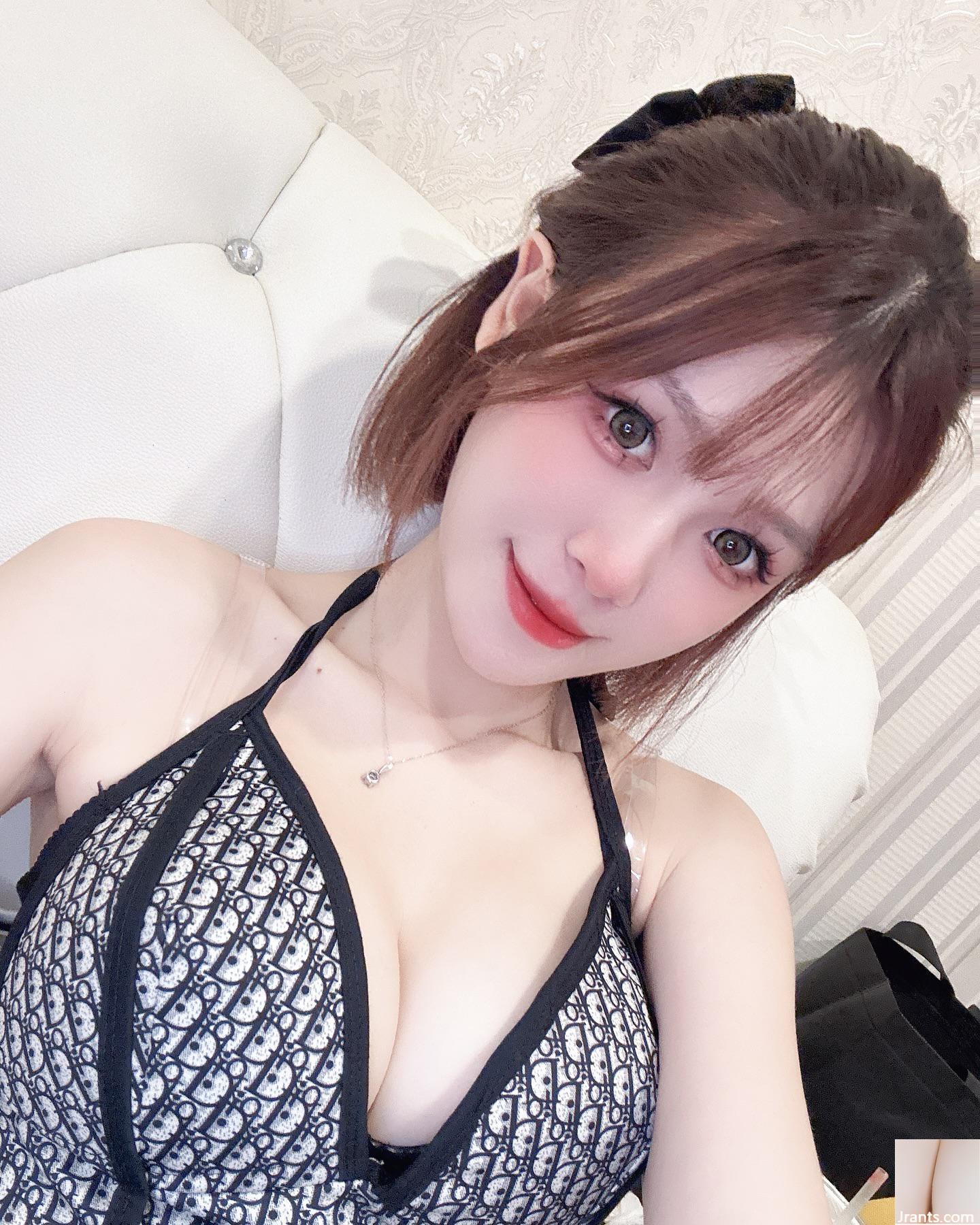 Cơ thể nóng bỏng “Vivi” là siêu bắt mắt và bộ ngực lớn không thể chịu đựng được (20p) - Ảnh 2