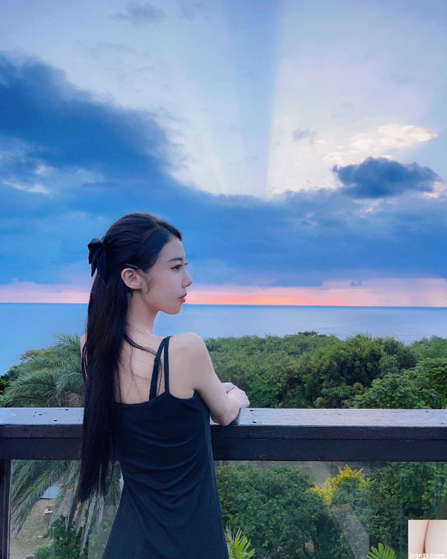 Nữ thần xinh đẹp “Zhang Xuan_erica” ​​đang quyến rũ sự gợi cảm của cô ấy (20p) - Ảnh 9