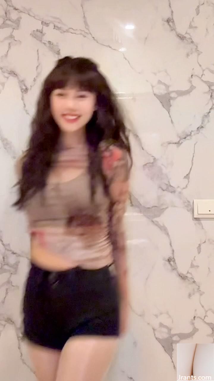 Đường cong gợi cảm của “Abby Lin Xialei” đột nhiên xuất hiện trong rãnh sâu rất hấp dẫn! - Ảnh 29