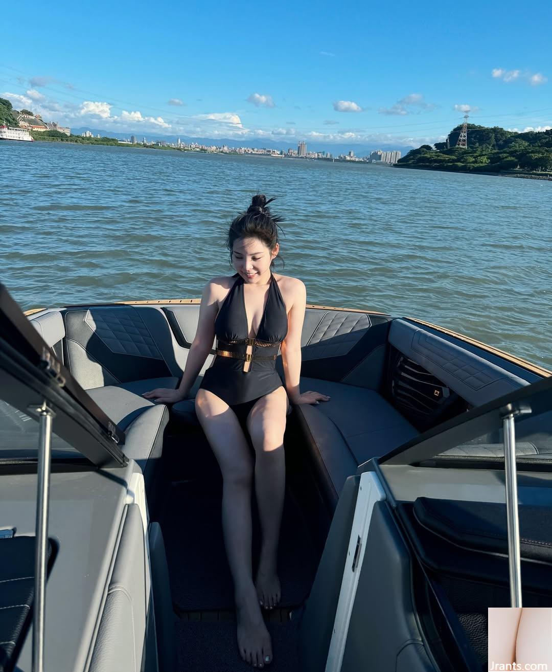 Nụ cười ngọt ngào là trên đôi mắt. - Ảnh 24