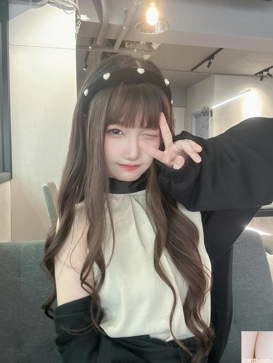 “Alpha Afa” có khuôn mặt quyến rũ, đôi mắt sâu và thần thái, độ nóng bỏng tận trời xanh (10P) - Ảnh 3