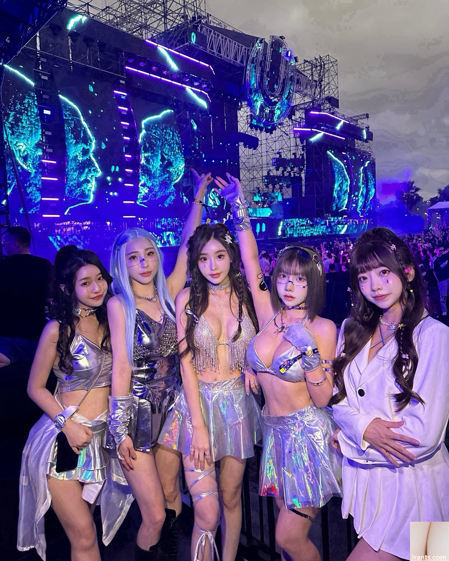 Cơ thể hấp dẫn “Zhou Nianxun” cô gái xinh đẹp và xinh đẹp cười ngọt ngào và khiến mọi người mất linh hồn (45p) - Ảnh 45