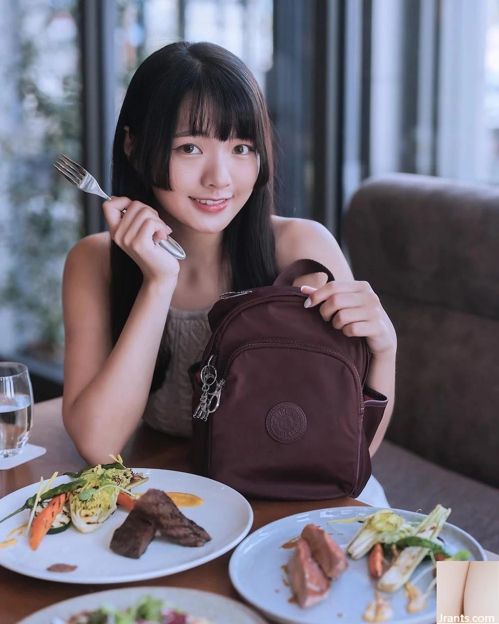 Những lợi ích “niềm vui” của cô gái xinh đẹp là vô tận và những bức ảnh đẹp rất hấp dẫn