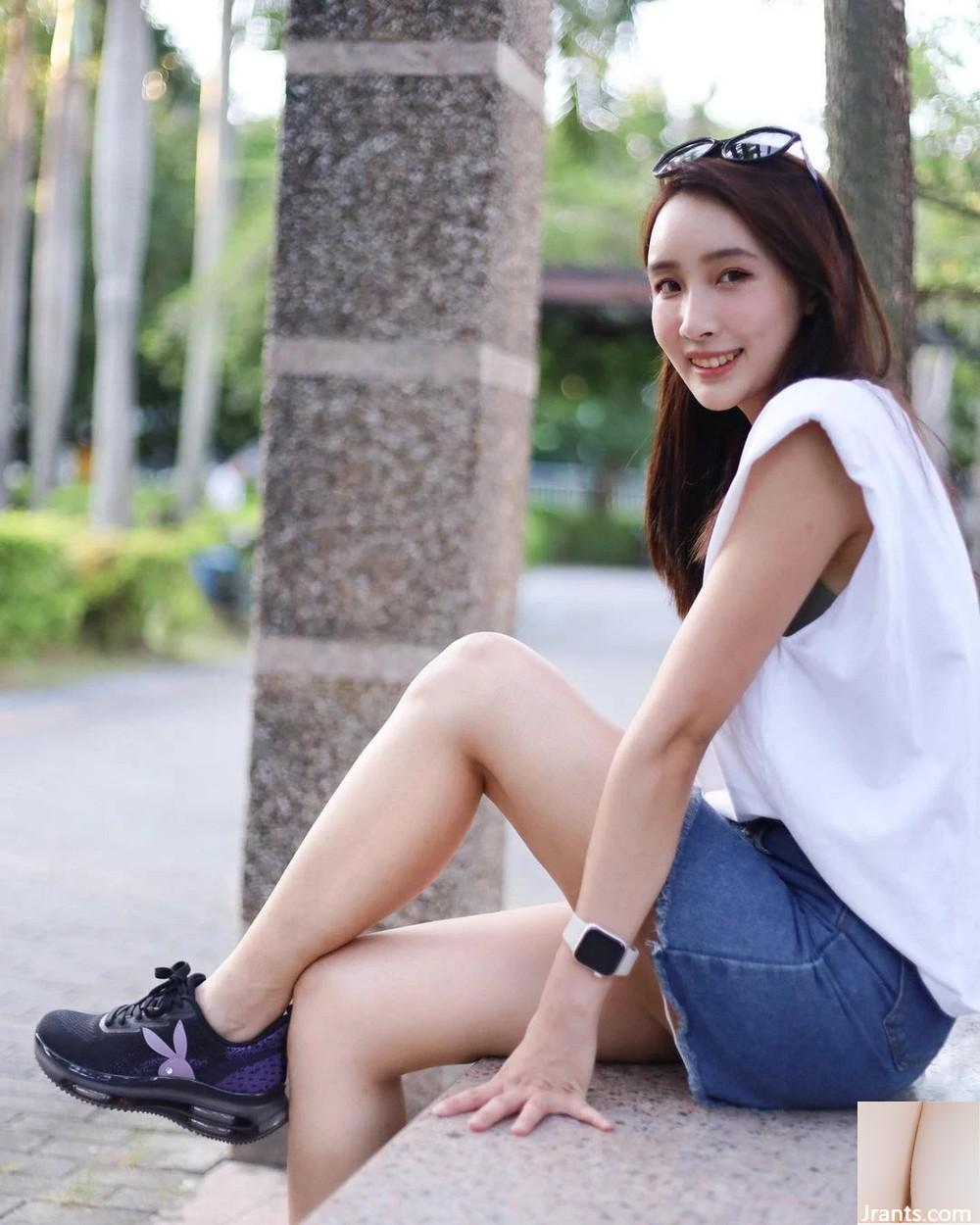 Nữ thần ngọt ngào “Zhenzhen” là một nụ cười ngọt ngào.