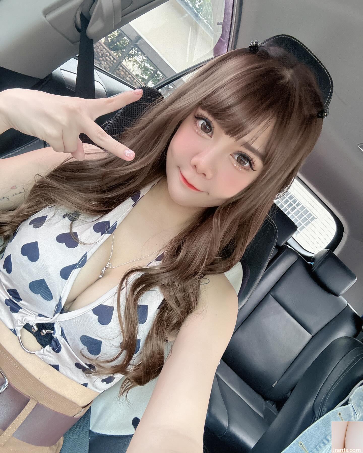 Cô gái nóng bỏng nhất “Bunny” trang phục cắt thấp làm cho cư dân mạng bị mê hoặc (13p)