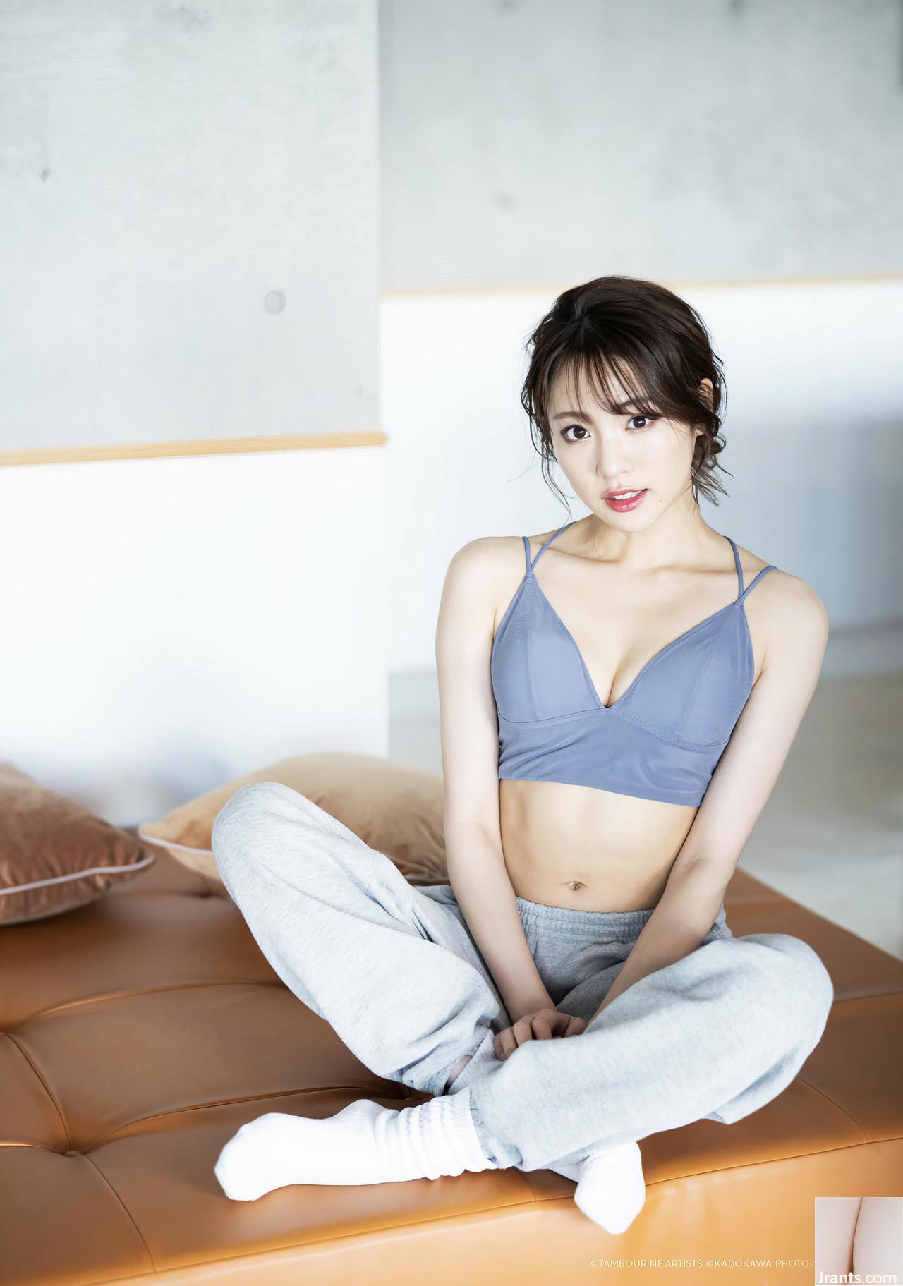 (Shida Tomomi) Một khuôn mặt đẹp trai khiến mọi người không thể bỏ qua … một cảm giác tình yêu đầy đủ (38p) - Ảnh 19