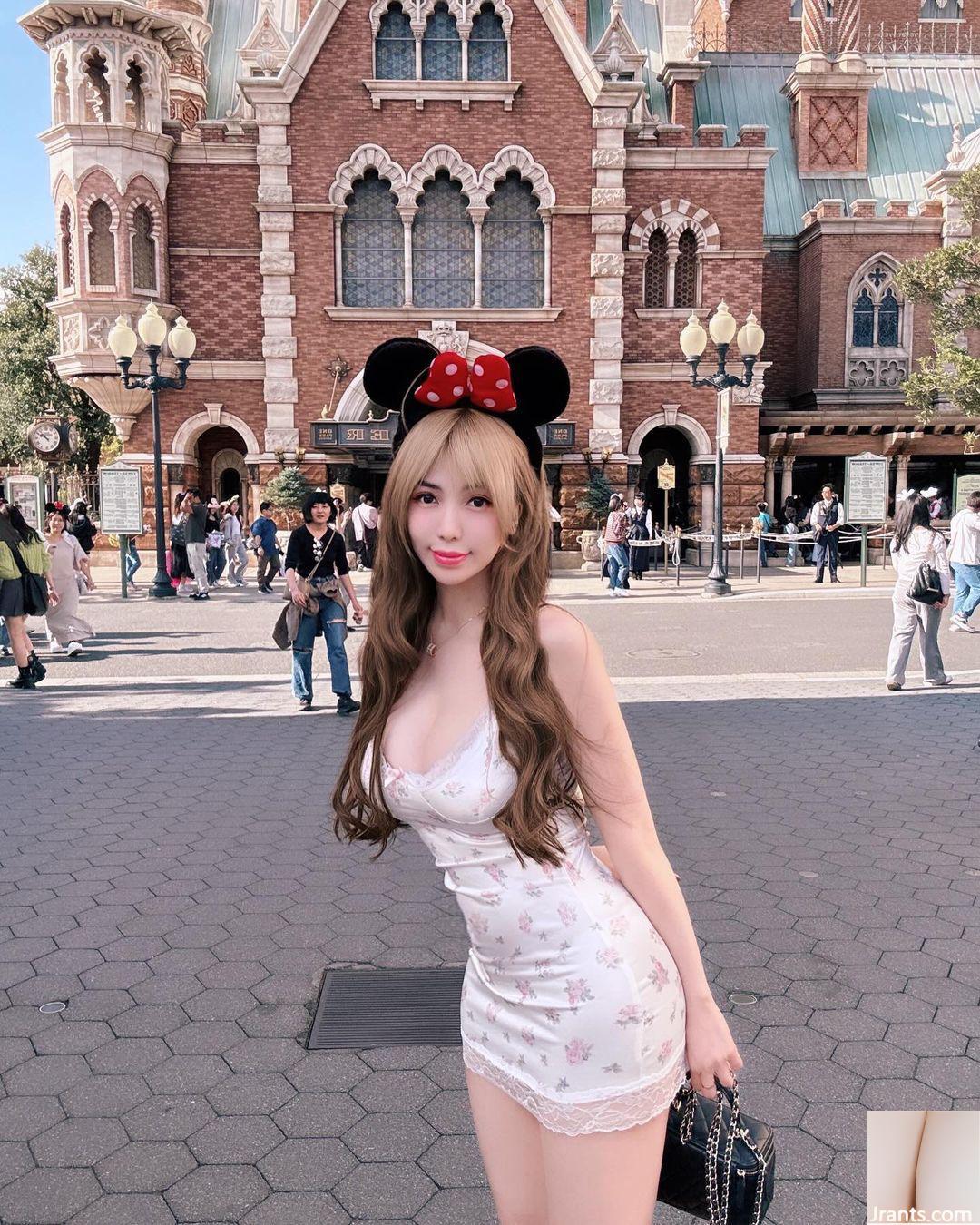 Zhizhi” Nữ thần xinh đẹp với bộ ngực khủng đỉnh cao và khuôn mặt ngọt ngào (40P) - Ảnh 15