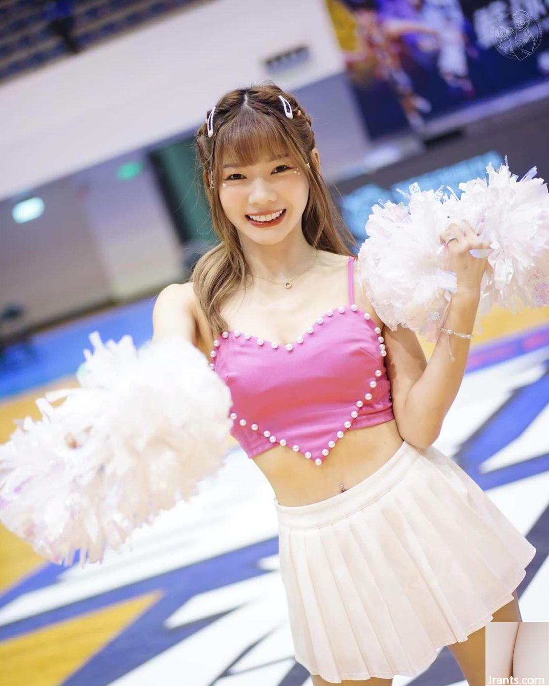 “Ruisi” đầy đặn với khuôn mặt ngọt ngào + thân hình nóng bỏng và săn chắc (25P) - Ảnh 2