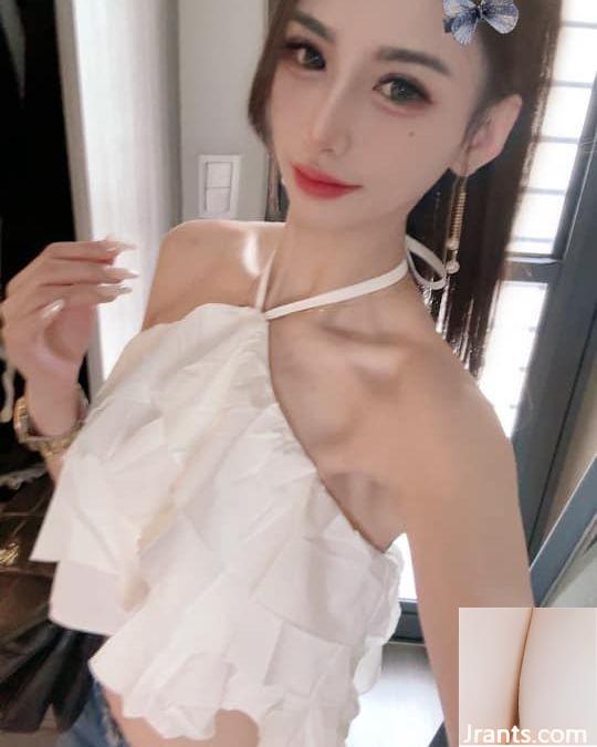 Bộ ngực nở nang của “Cai Mitch” hơi lộ ra và đường cong vô cùng quyến rũ (39P) - Ảnh 8