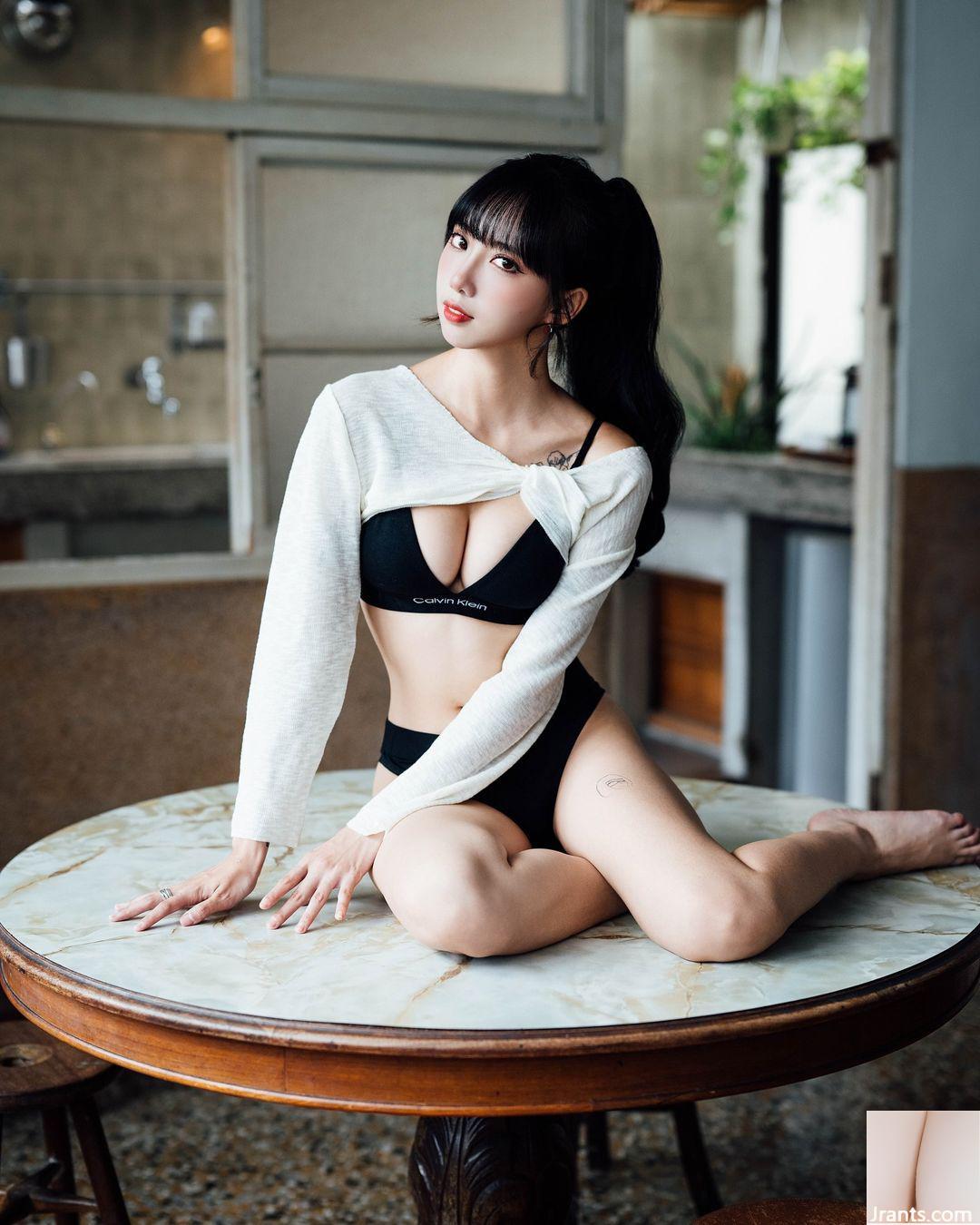 Khí chất thanh tao bất khả chiến bại của “Taotao” khí chất dâm đãng không ngừng quyến rũ, túi ngực trắng nõn và mềm mại đầy đặn (40P) - Ảnh 13