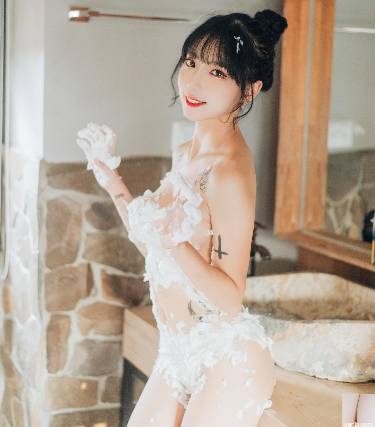 Khí chất thanh tao bất khả chiến bại của “Taotao” khí chất dâm đãng không ngừng quyến rũ, túi ngực trắng nõn và mềm mại đầy đặn (40P) - Ảnh 37