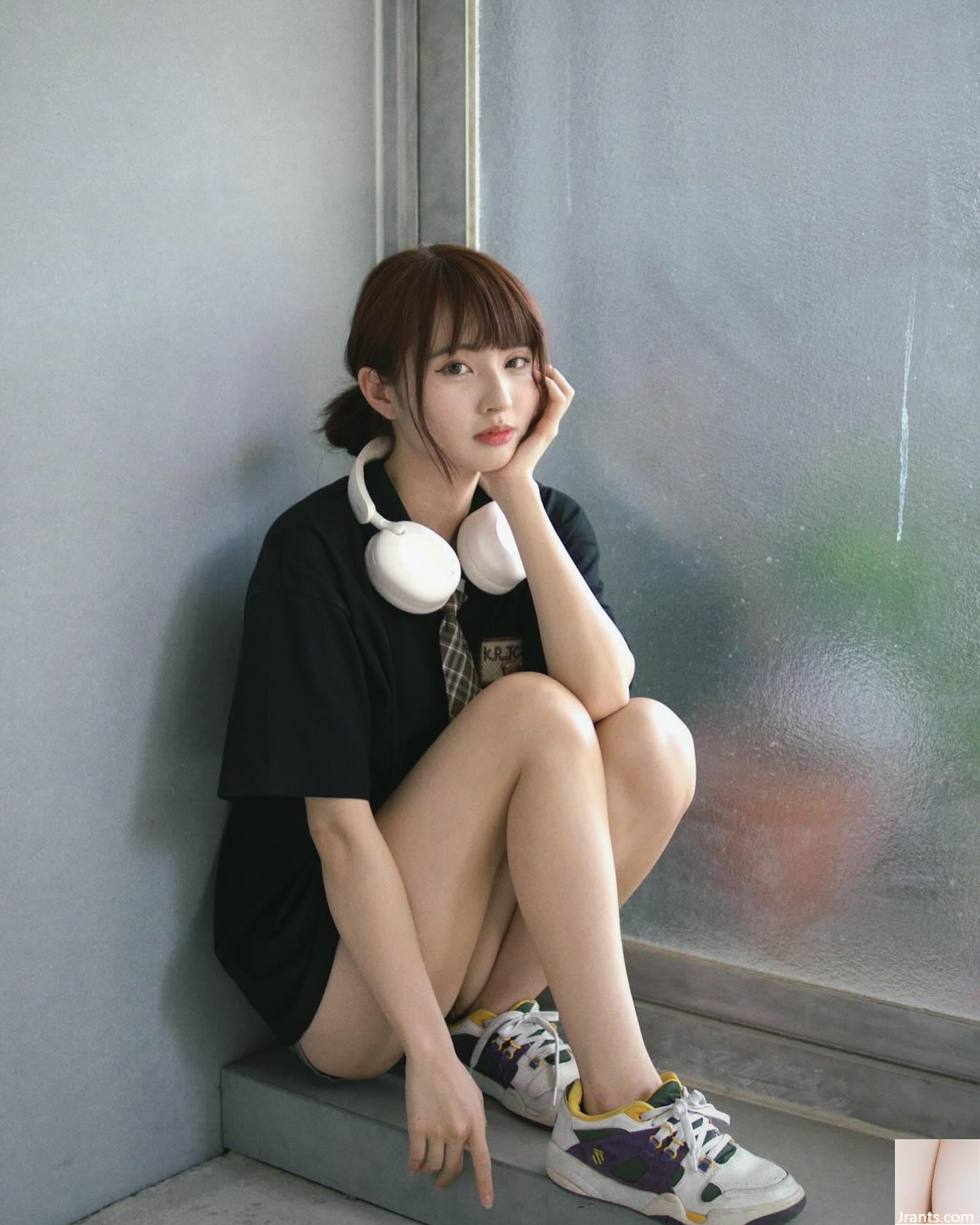 Cô gái nhà bên “Kezi KZI ngực khủng đỉnh cao quyến rũ say đắm (33P) - Ảnh 2