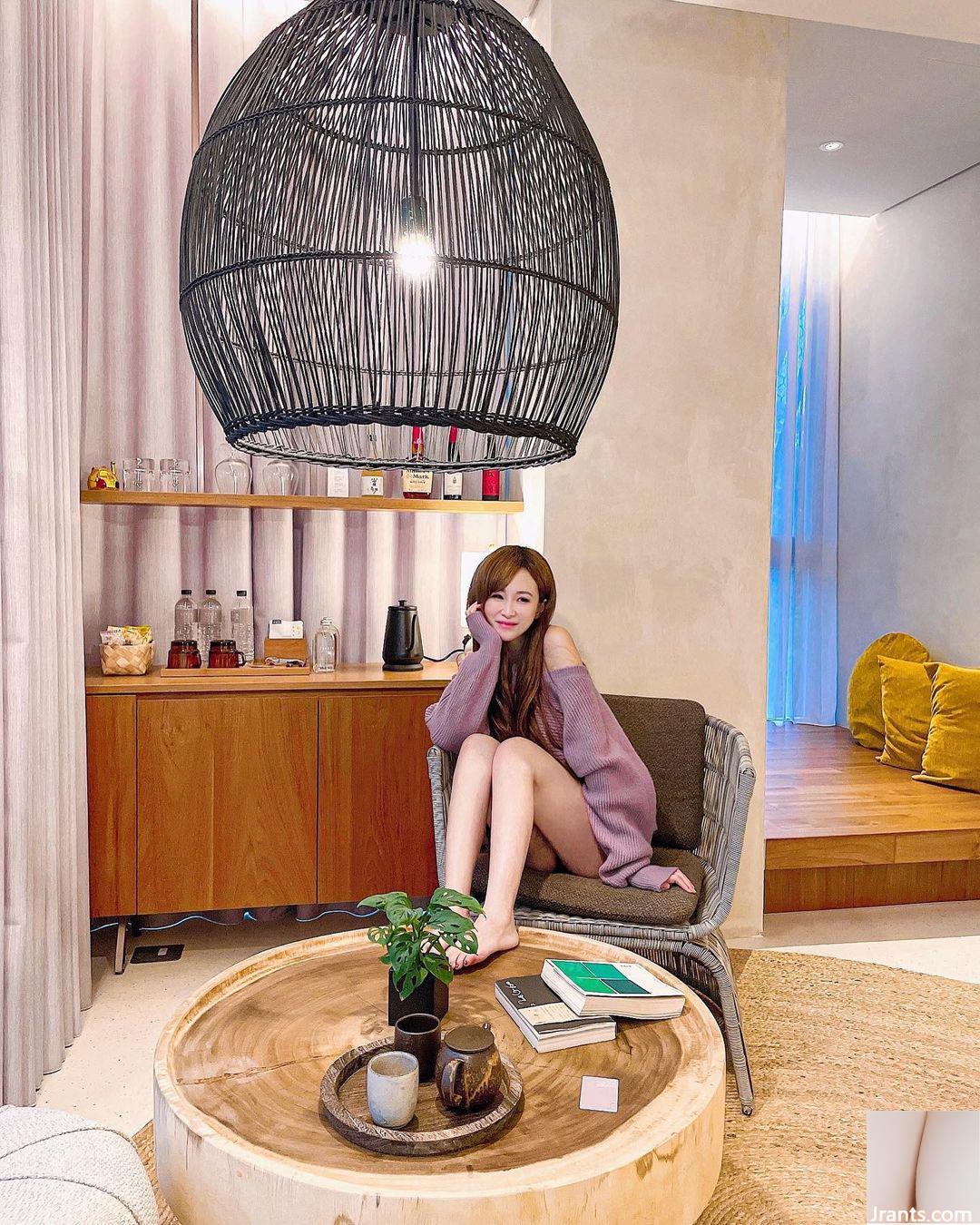 Góc nhìn xuất thần với làn da trắng ngần không thể chịu nổi bộ váy gợi cảm, quyến rũ của “Good Girl” I(35P) - Ảnh 30