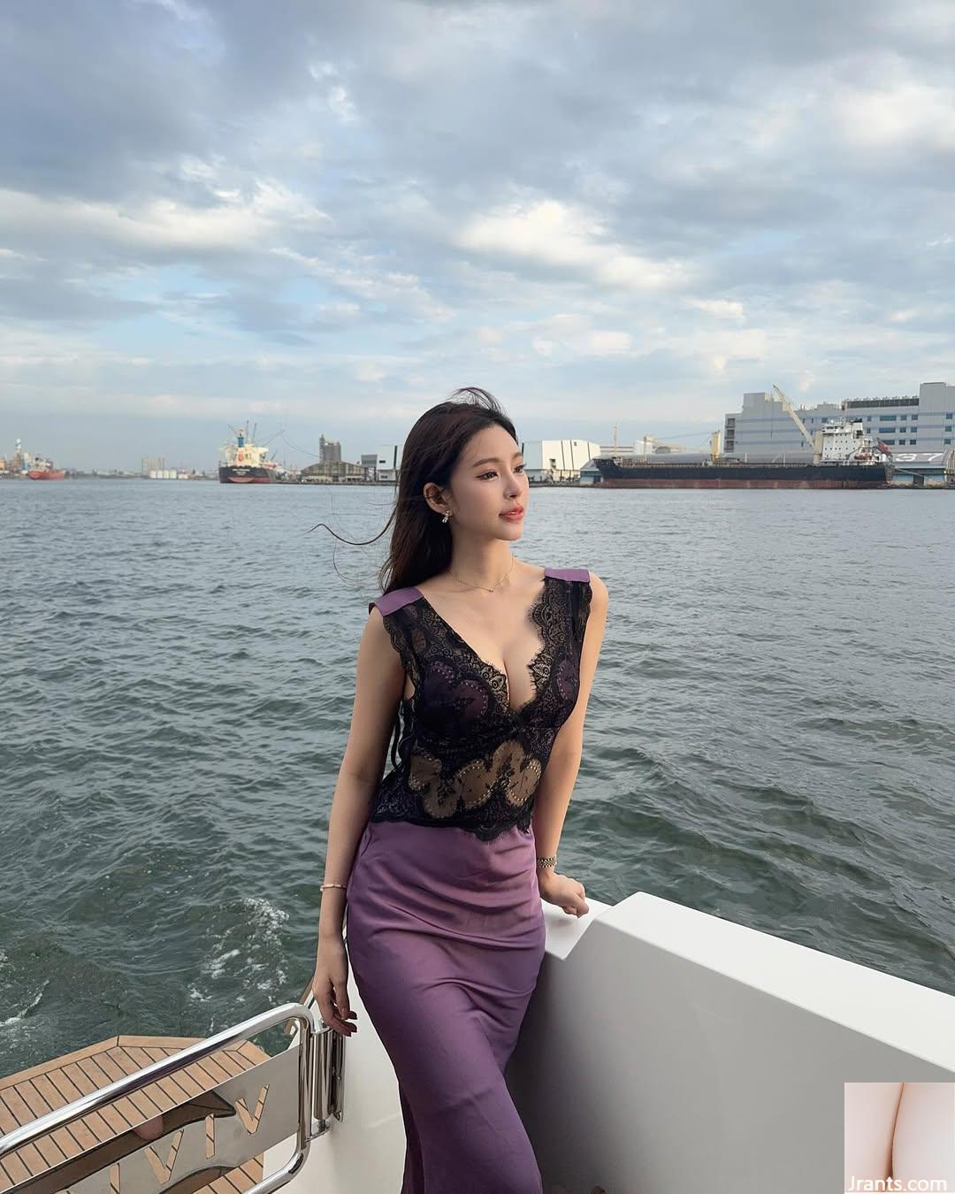 Cặp mông hoàn hảo “Caixuan Ning” che đi bộ ngực căng tròn và dáng người khiến tôi thích thú (38P) - Ảnh 27