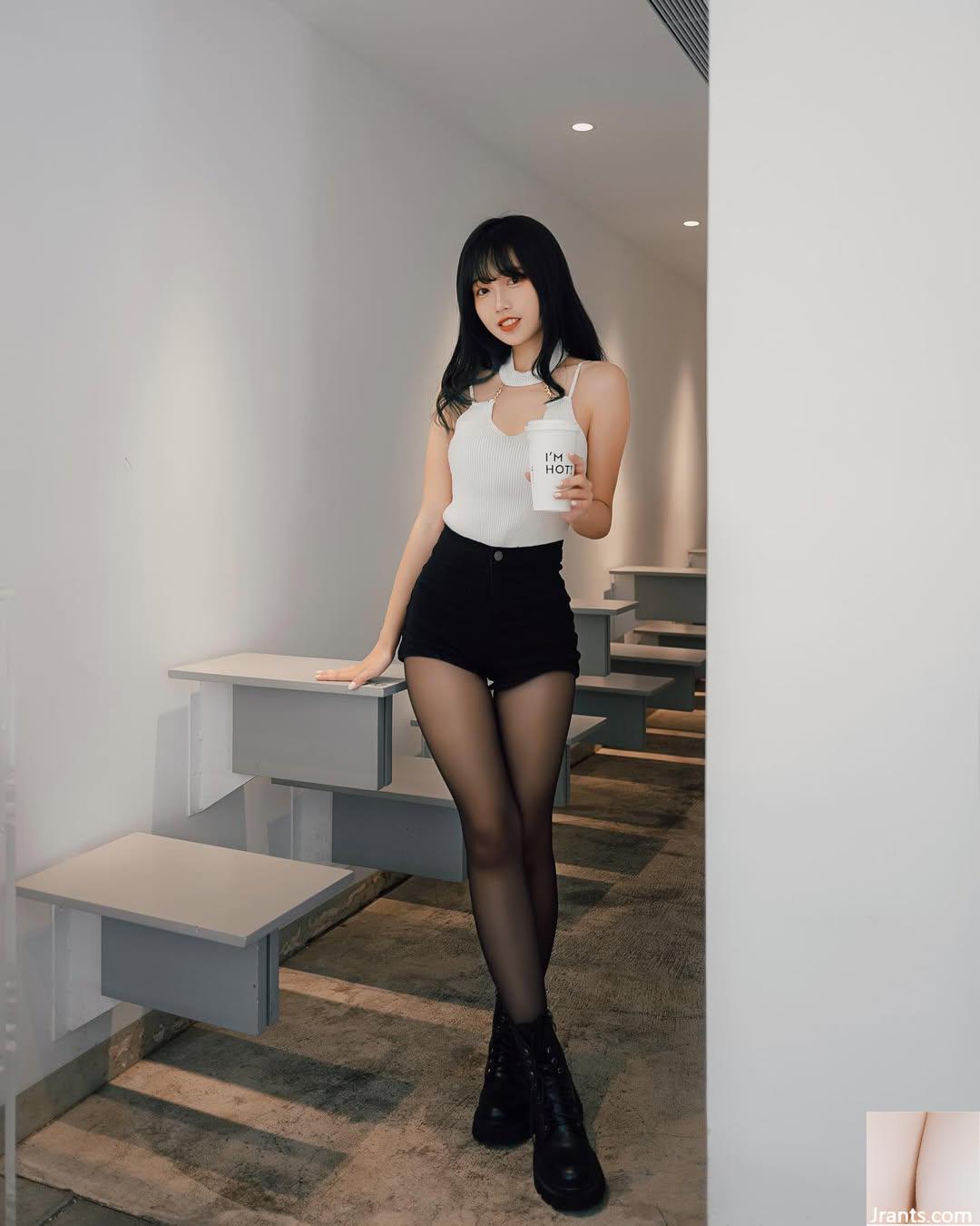 Vẻ ngoài xinh đẹp của “Asi” với thân hình và tư thế gợi cảm quá quyến rũ (23P) - Ảnh 23