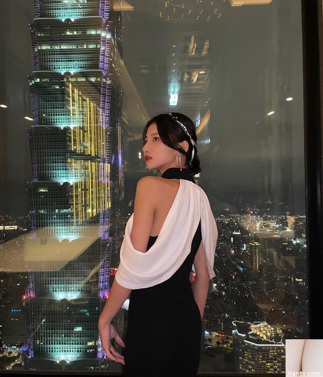 Tara” Thân hình đẹp không thể giấu được chân và ngực Taichi (33P)