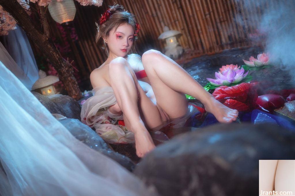 Tắm vẻ đẹp cổ điển ngực lớn - Ảnh 8